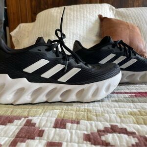 Adidas Women’s switch run 6.5